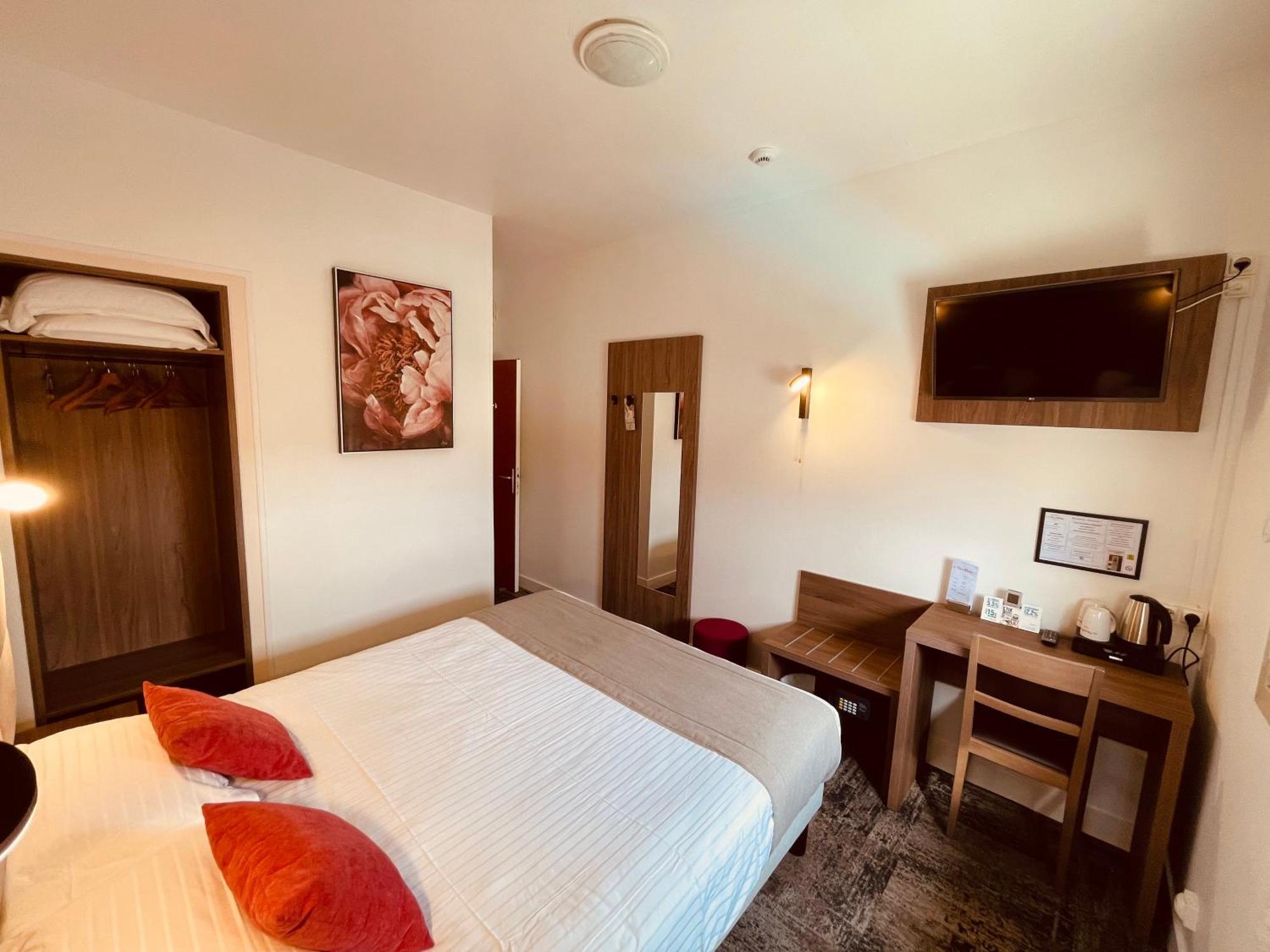 Logis Le Passiflore Cognac Hotel